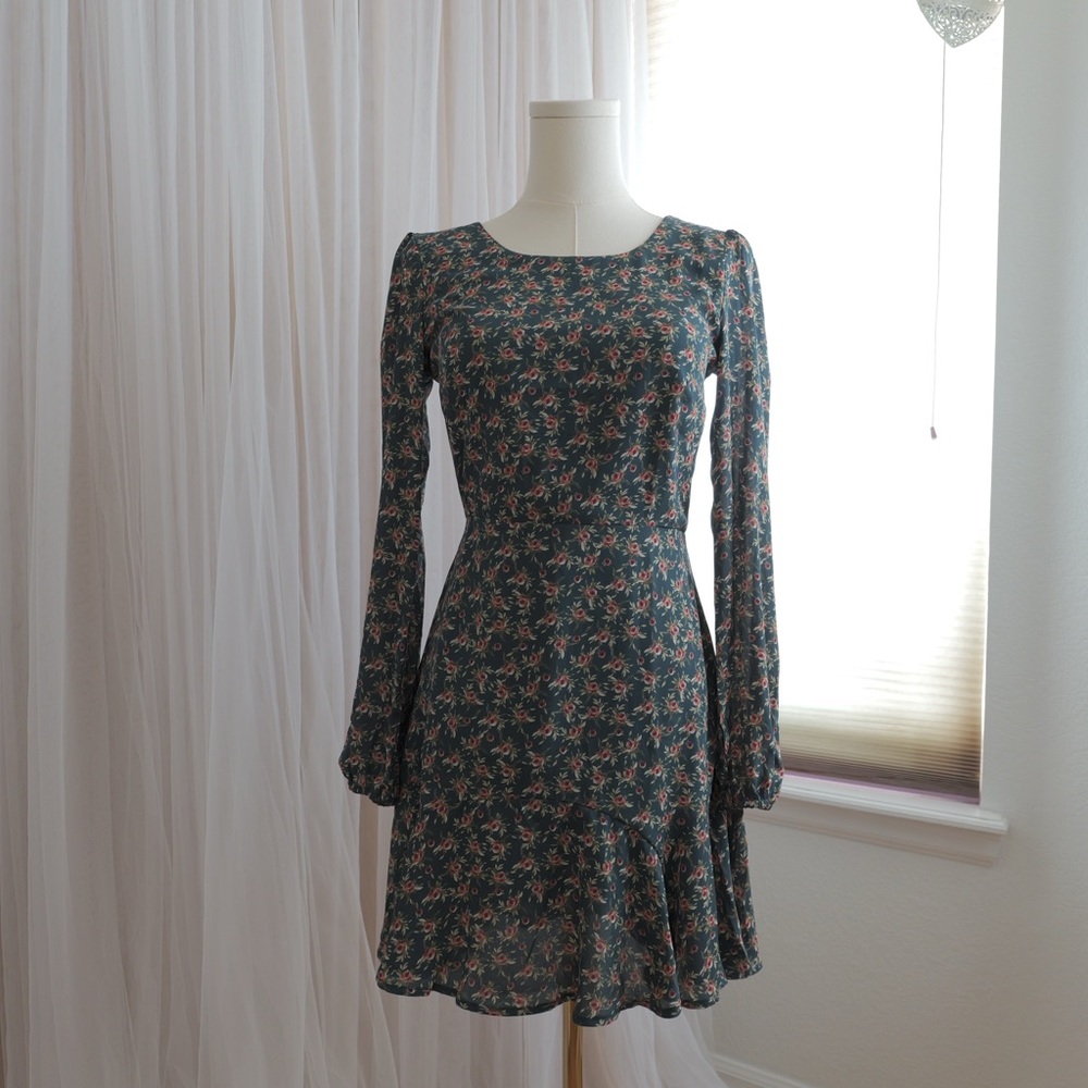 Francesca's Collections Green Long Sleeve Short Dress with Pink Florals